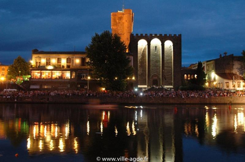 Maison Basalte Agde Bagian luar foto