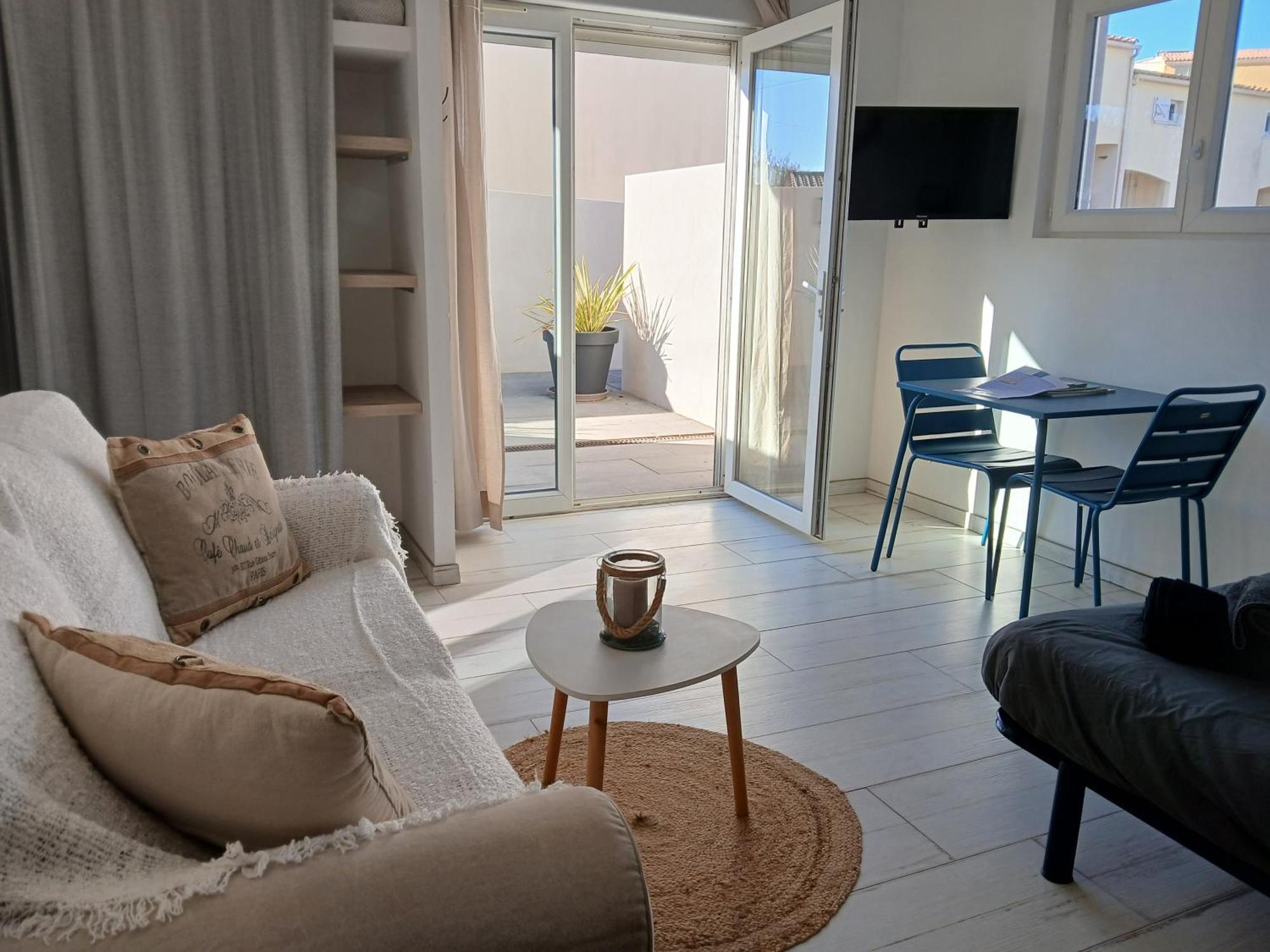Maison Basalte Agde Bagian luar foto