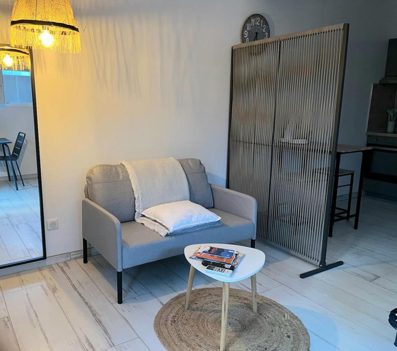 Maison Basalte Agde Bagian luar foto
